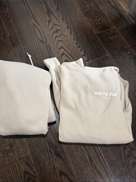 White Fox Boutique Sweaters - White Fox Boutique Cream Vol.3 Sweatshirt & Joggers Set notice 2 stains